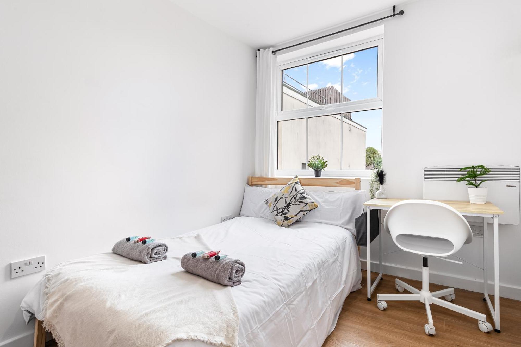 Grange Road Apartment *